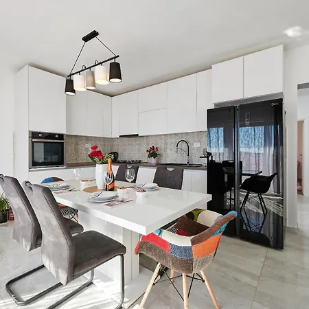 Tomi Appartamento Traù